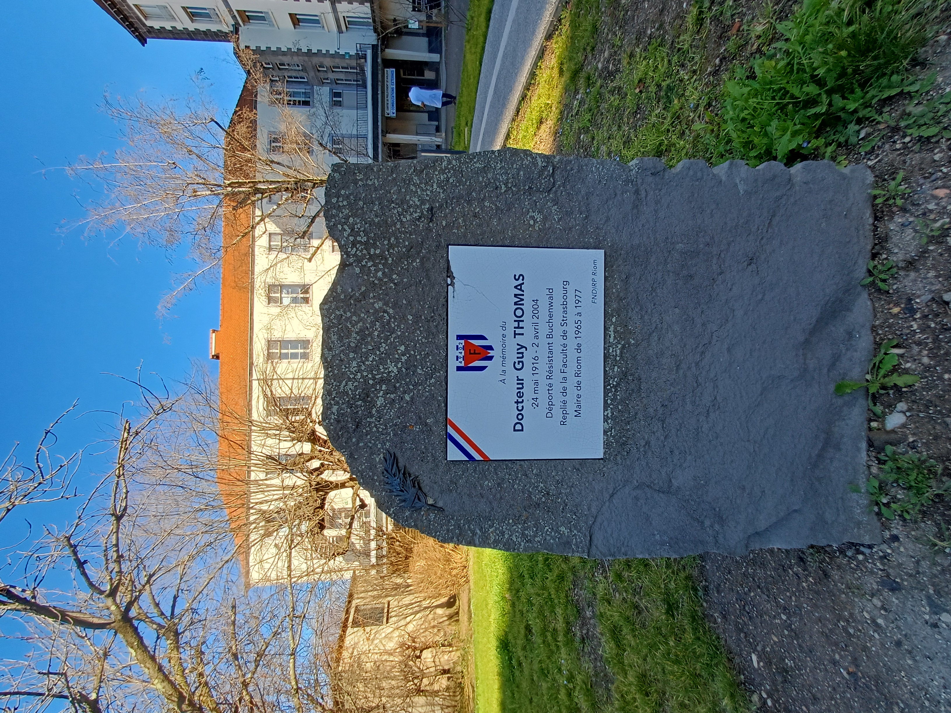 Plaque du changement de nom de l’hôpital