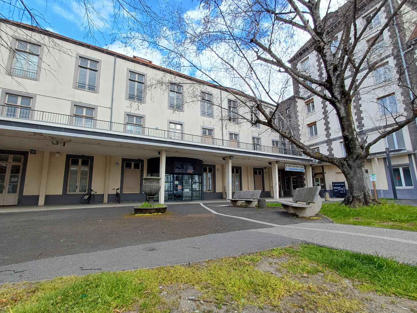 Consultations externes du Centre Hospitalier Guy Thomas